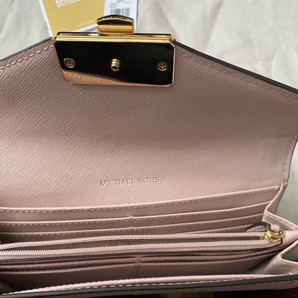 MK Kinsley Wallet* - Picture 4 of 4